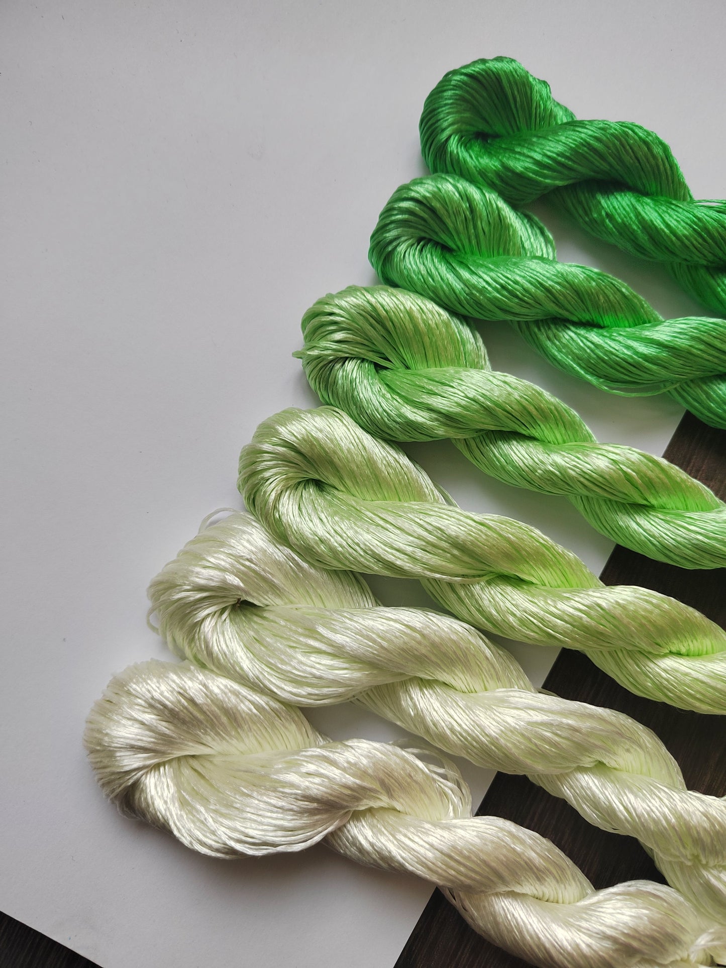 10g Suzhou Embroidery Thick Filament Slightly Twisted Mulberry Silk Thread(绿色系)