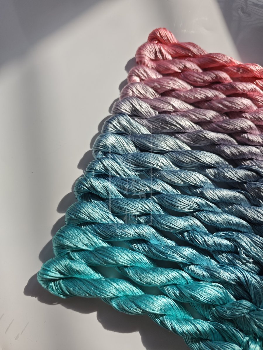 10g*12 Suzhou Embroidery Thick Filament Slightly Twisted Mulberry Silk Thread(粉黛青影)