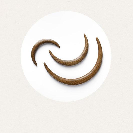 Close-Up of Green Sandalwood Texture – Aromatic Wooden Hair Accessory