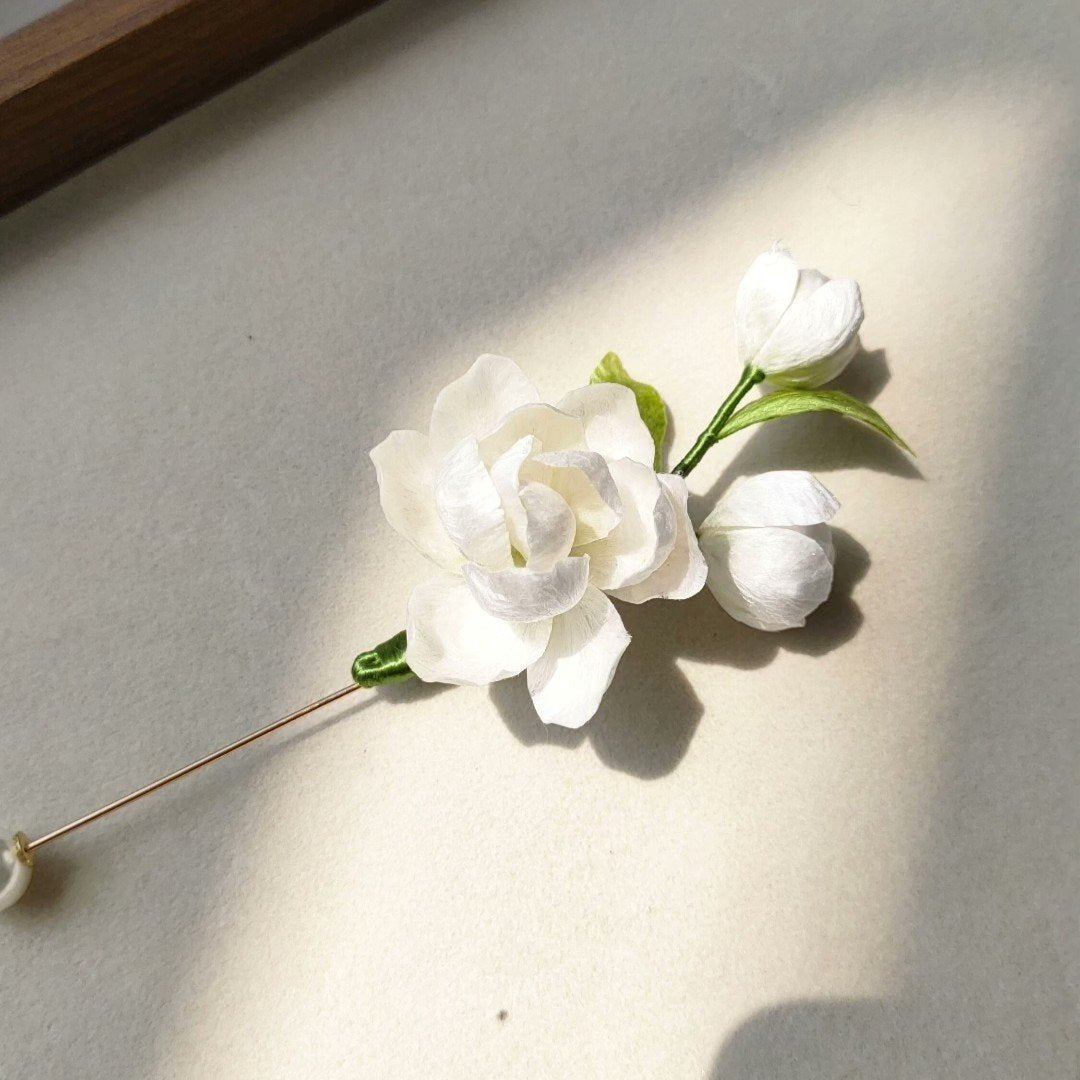Handmade Jasmine Ronghua Brooch - Artisanal Silk Floral Lapel Pin