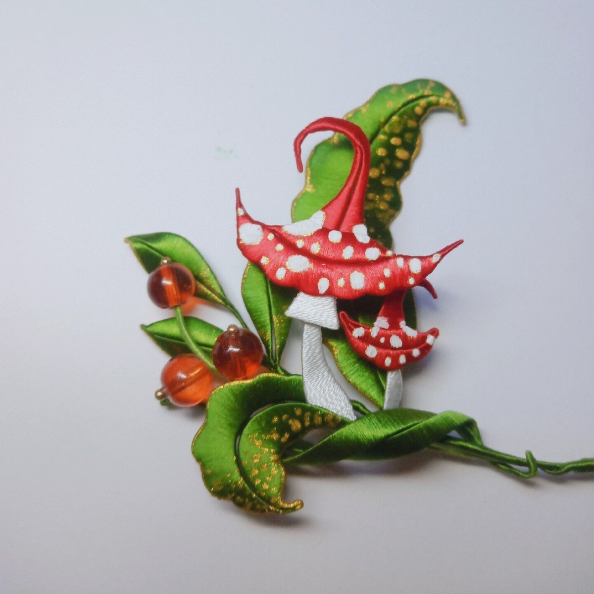 Handmade Thread-Wrapped Mushroom & Red Berry Brooch - Artisanal Chanhua Botanical Pin
