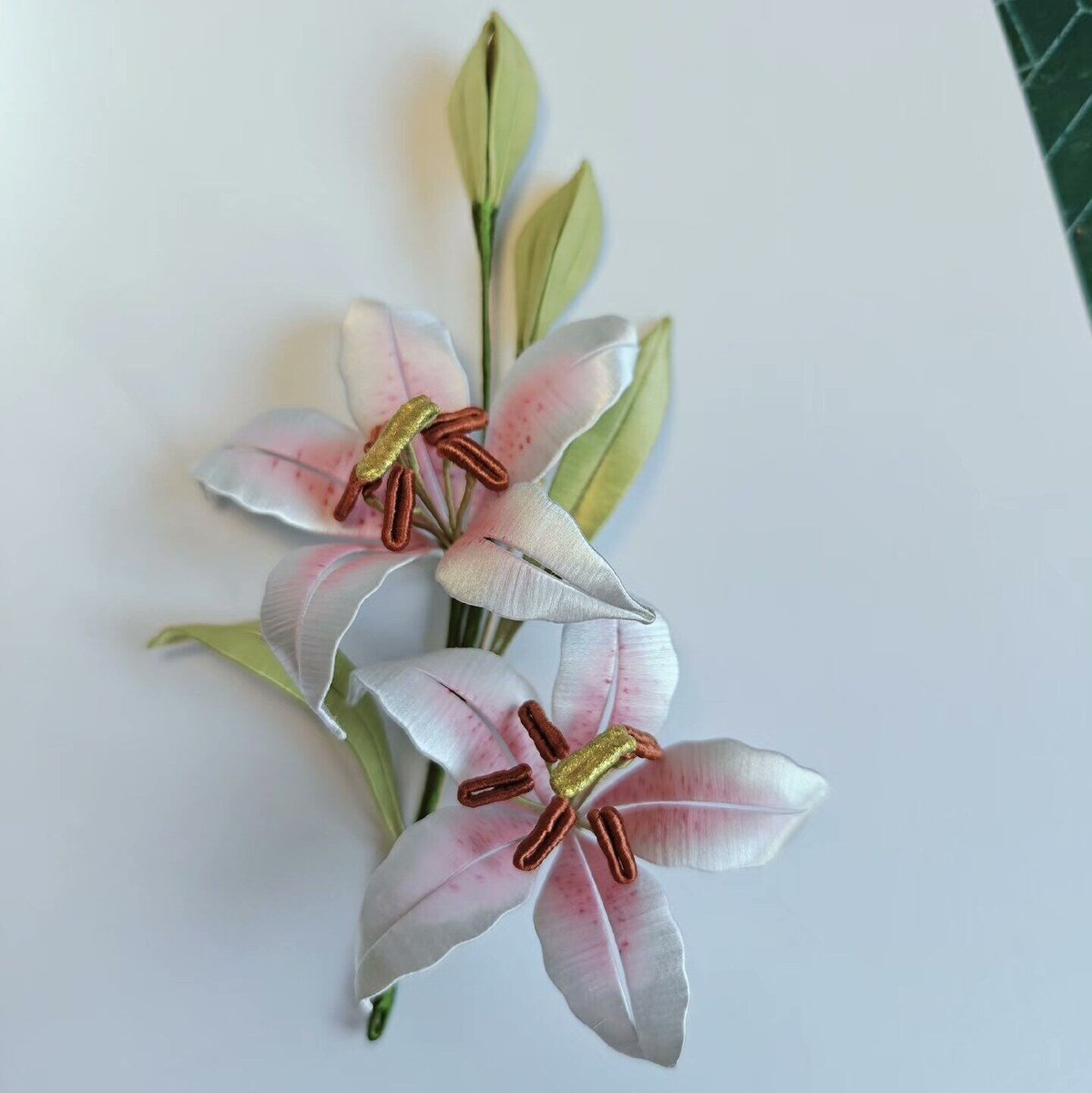 Handmade Thread-Wrapped Lily Brooch - Artisanal Chanhua Dual Blossom Floral Pin