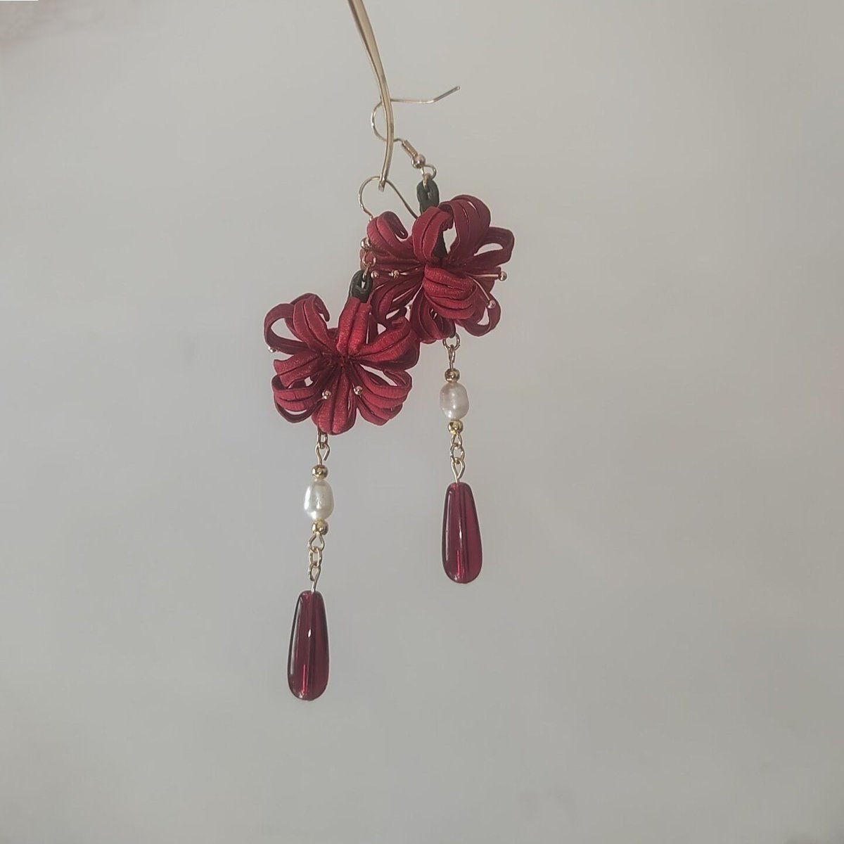 Handmade Chanhua Thread-Wrapped Spider Lily Earrings - Red Floral Dangles