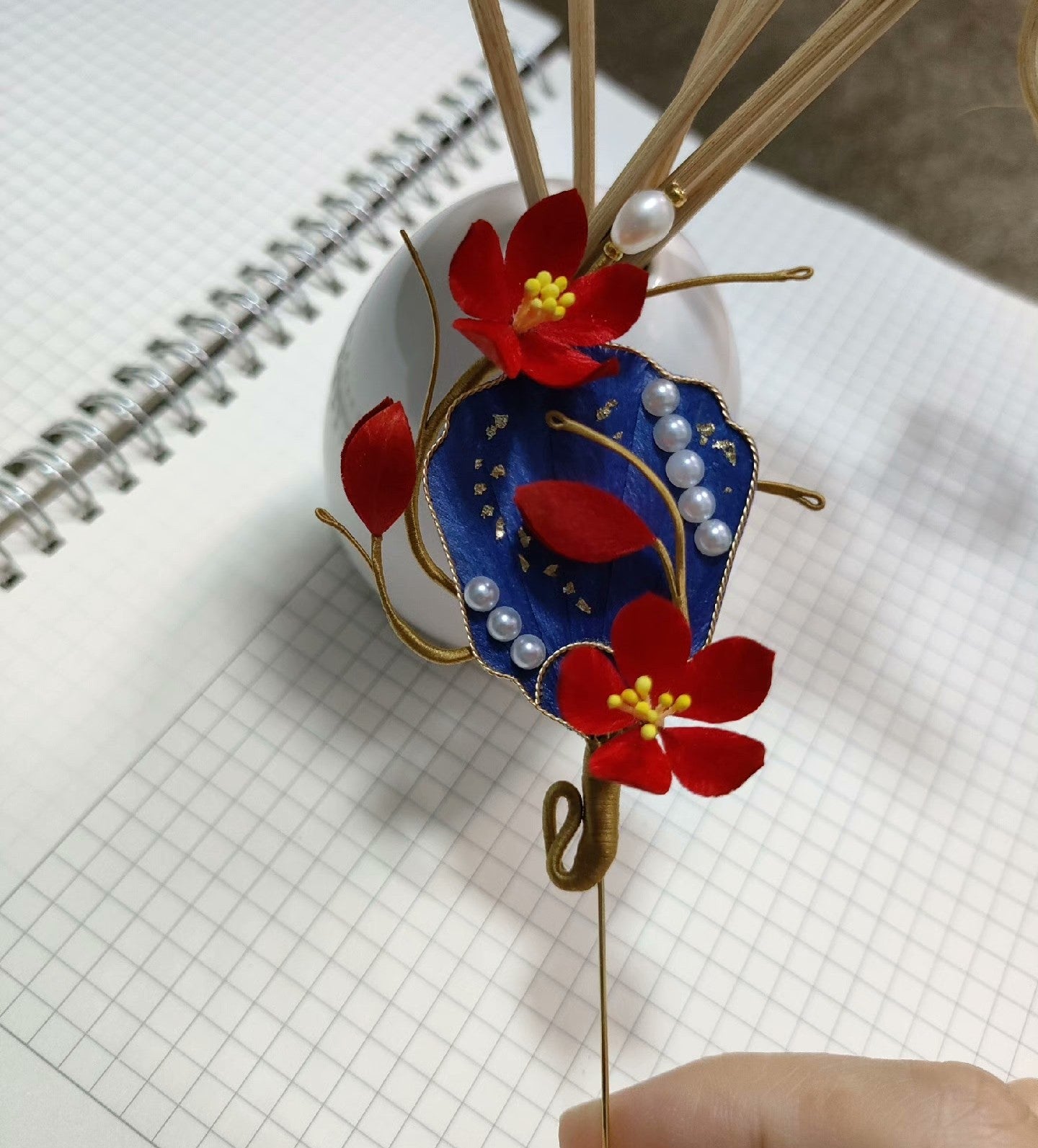 Handmade Ronghua Plum Blossom Fan Brooch - Blue & Red with Pearl