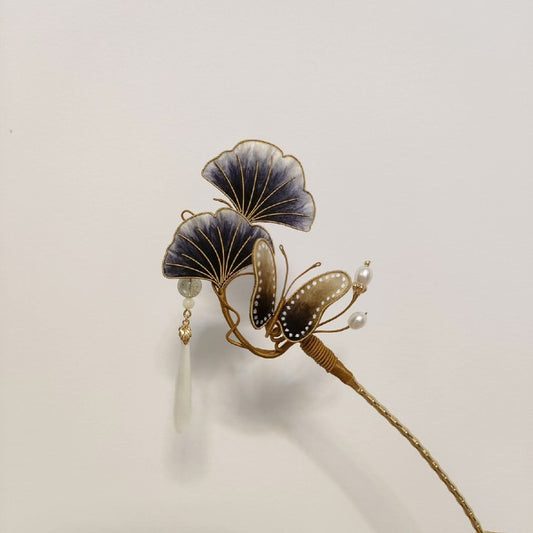 Handmade Ronghua ginkgo leaf and butterfly velvet hairpin with natural mulberry silk, gold wire, pearls, and white tassel