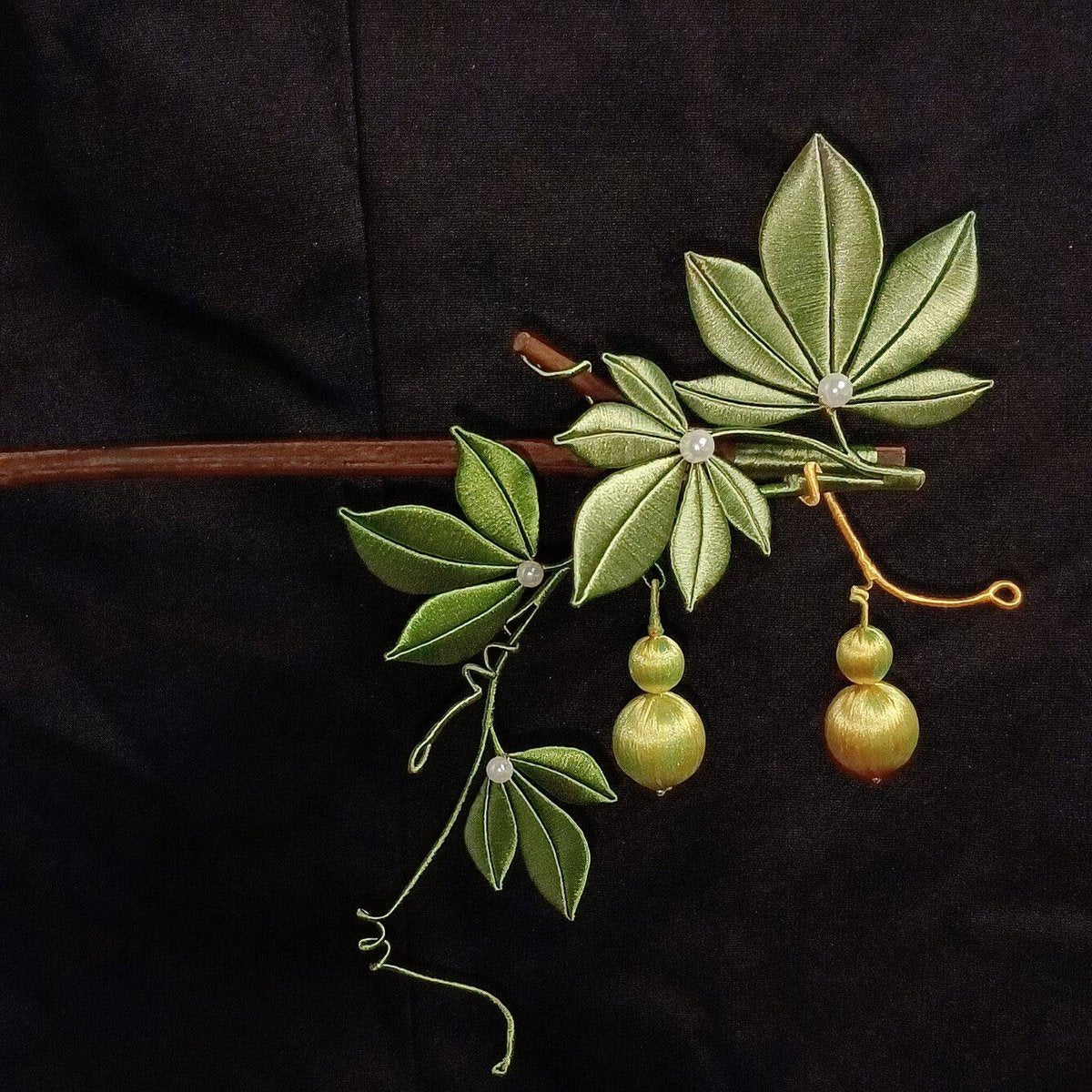 Handmade Chanhua Thread-Wrapped Gourd Hairpin - Fortune & Prosperity Floral Accessory