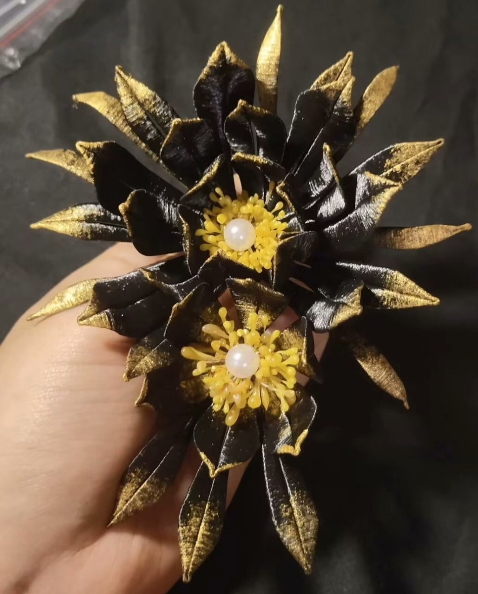 Handmade Thread-Wrapped Black Epiphyllum Hairpin - Artisanal Chanhua "Queen of the Night" Accessory