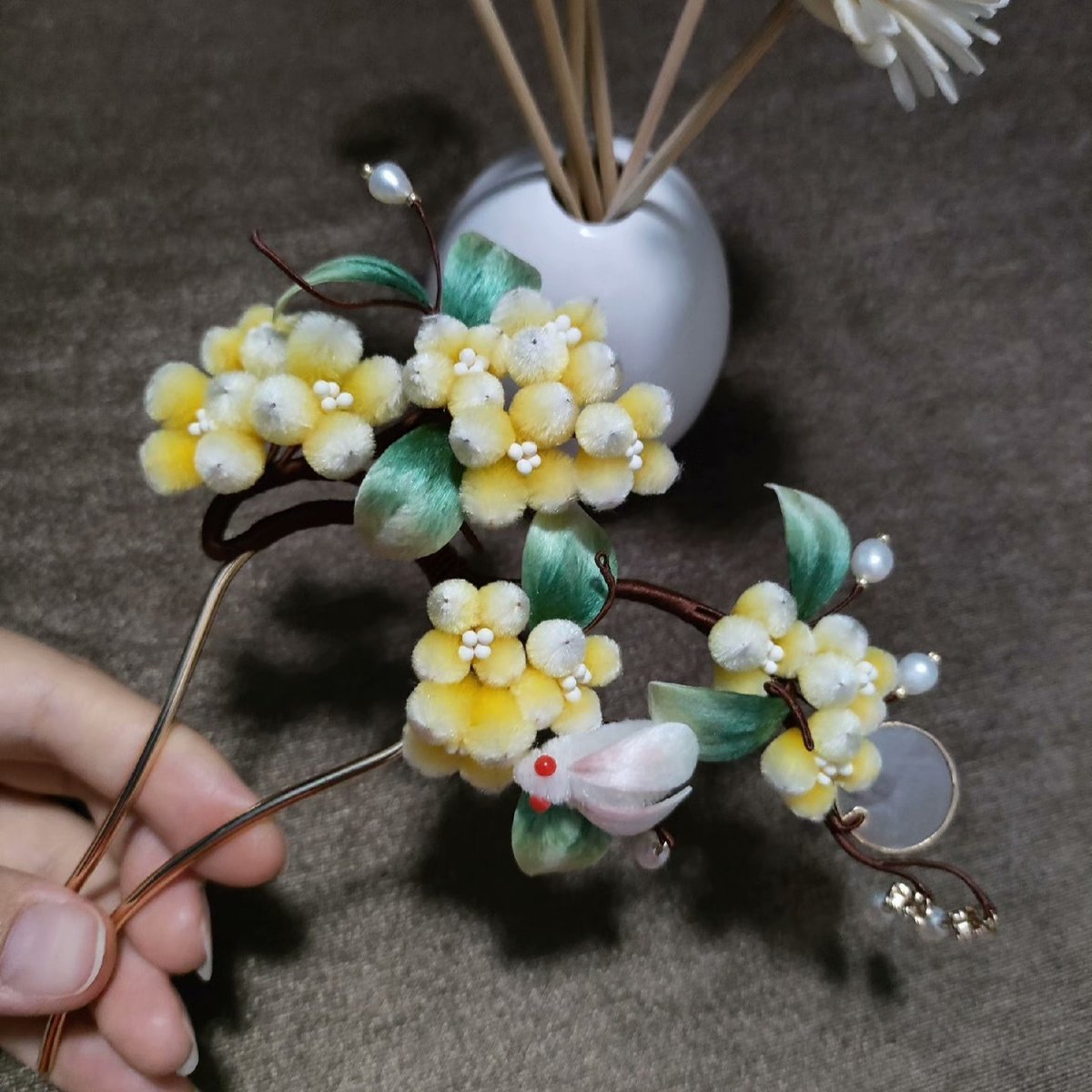Handmade Ronghua Silk Velvet Osmanthus Flower and Moon Rabbit Hairpin