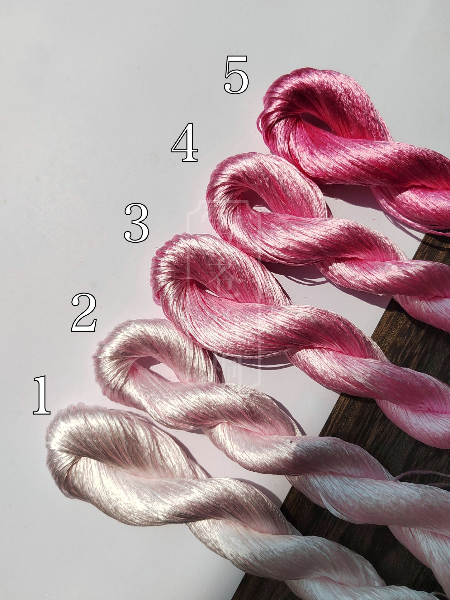 10g Suzhou Embroidery Thick Filament Slightly Twisted Mulberry Silk Thread(琅玕紫 10g*5)