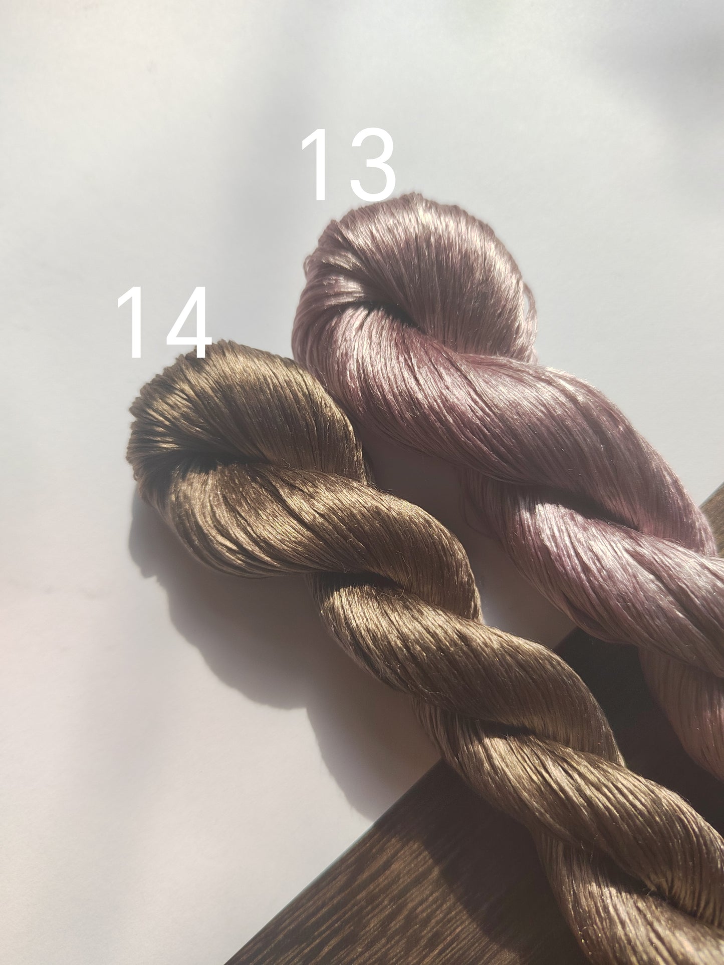 10g Suzhou Embroidery Thick Filament Slightly Twisted Mulberry Silk Thread(豆沙棕)