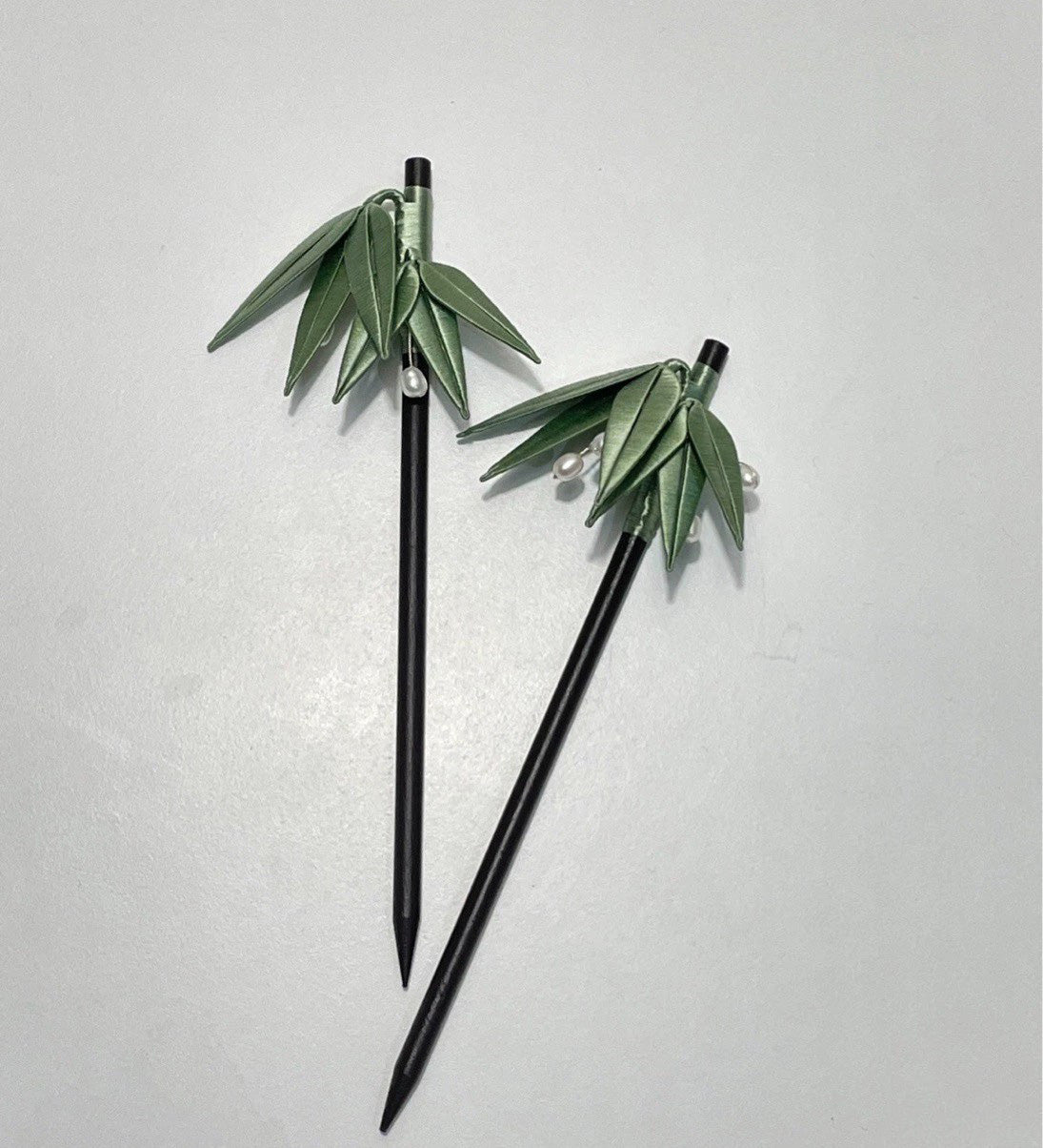 Bamboo Leaf Handmade Brooch - Silk Brooch(Chanhua)