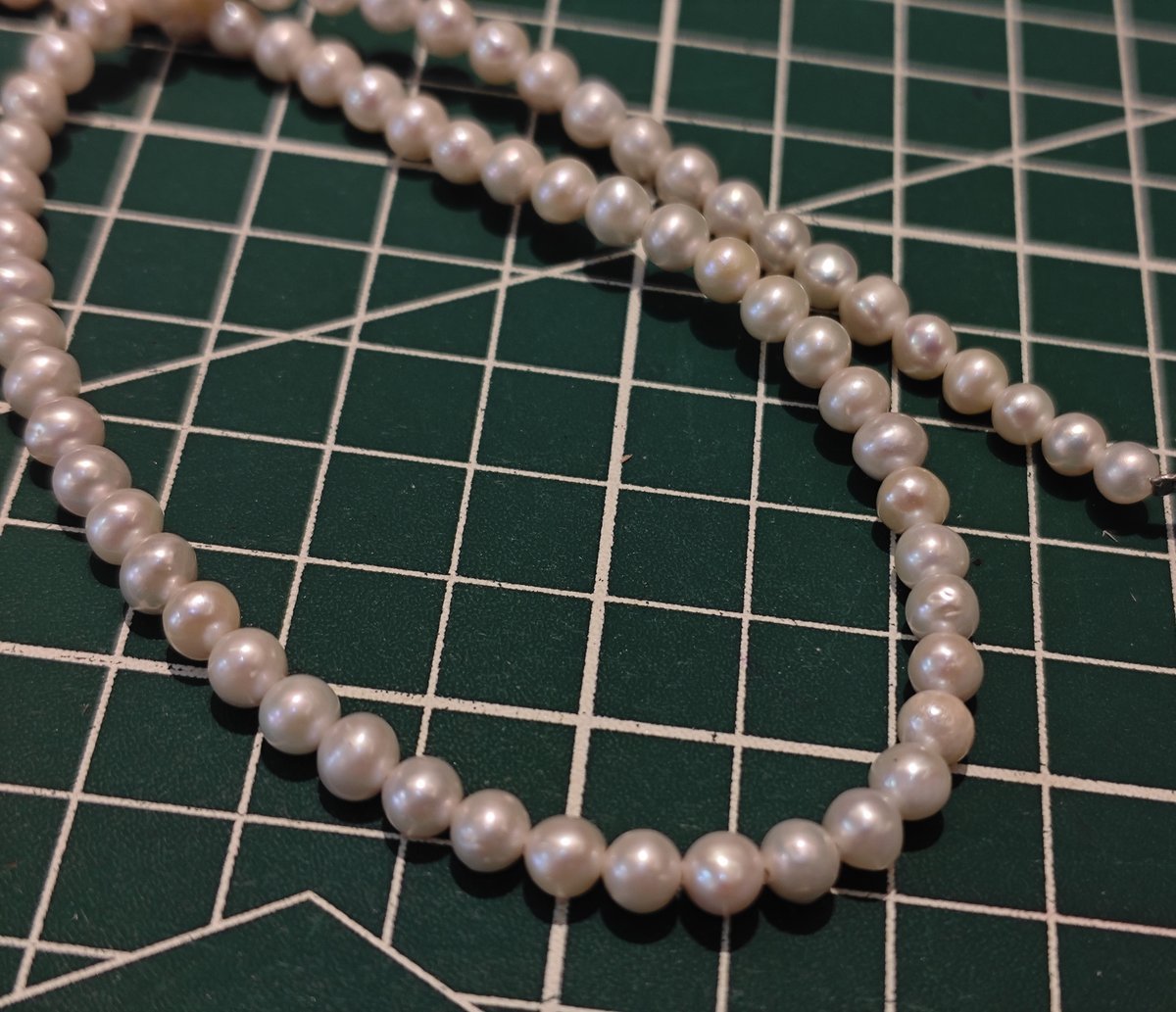 Natural Freshwater Pearl Strand, 4.5mm Round Beads, 39.5cm