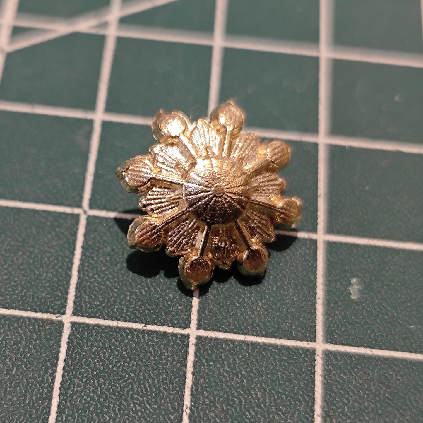 MF002 16mm Metal Snowflake Flower Center Embellishment - Rhinestone & Pearl Charm for DIY Jewelry, Ronghua & Craft Accessories