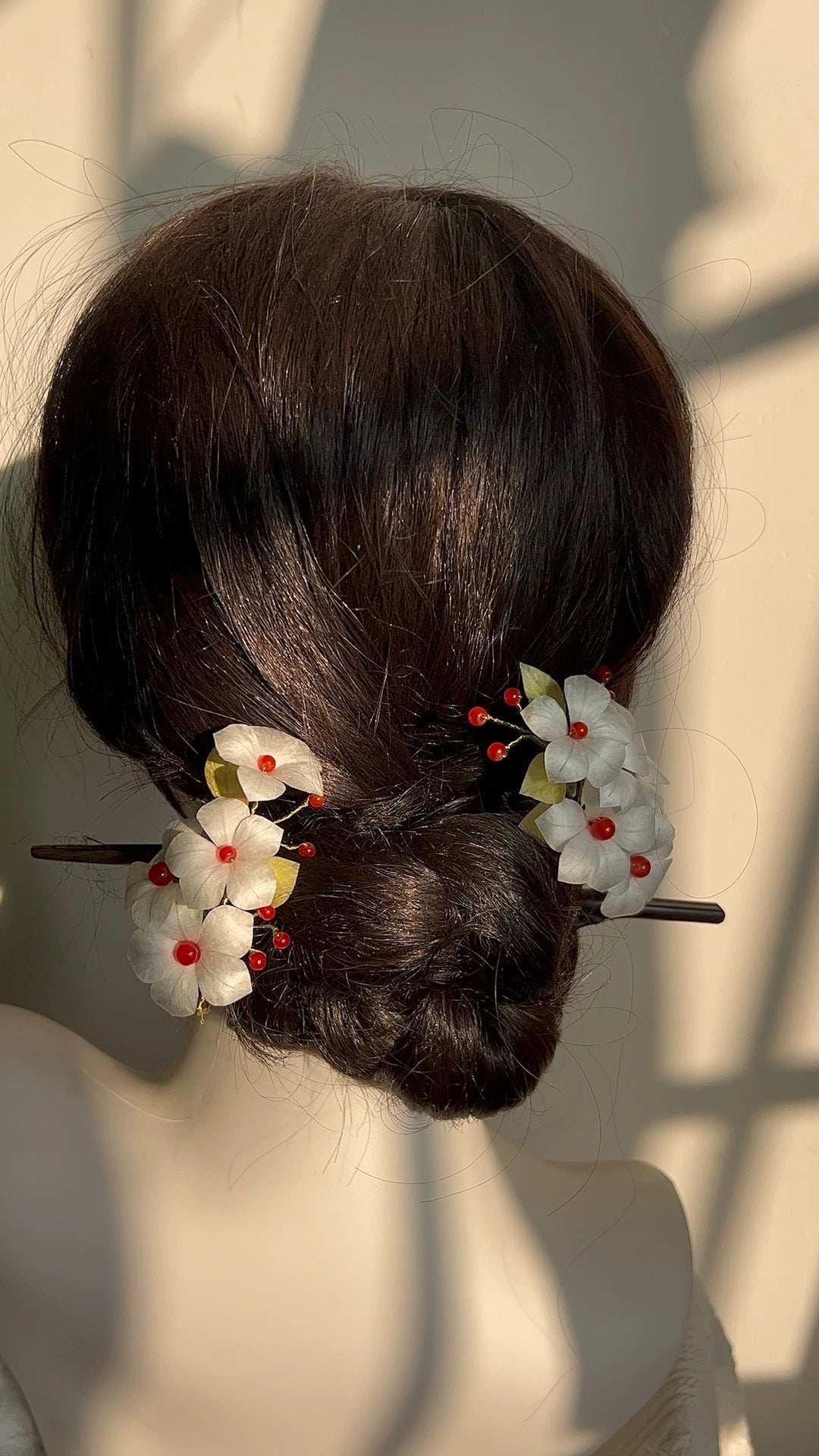 Handmade Ronghua Silk Hair Accessory - Small White Flowers