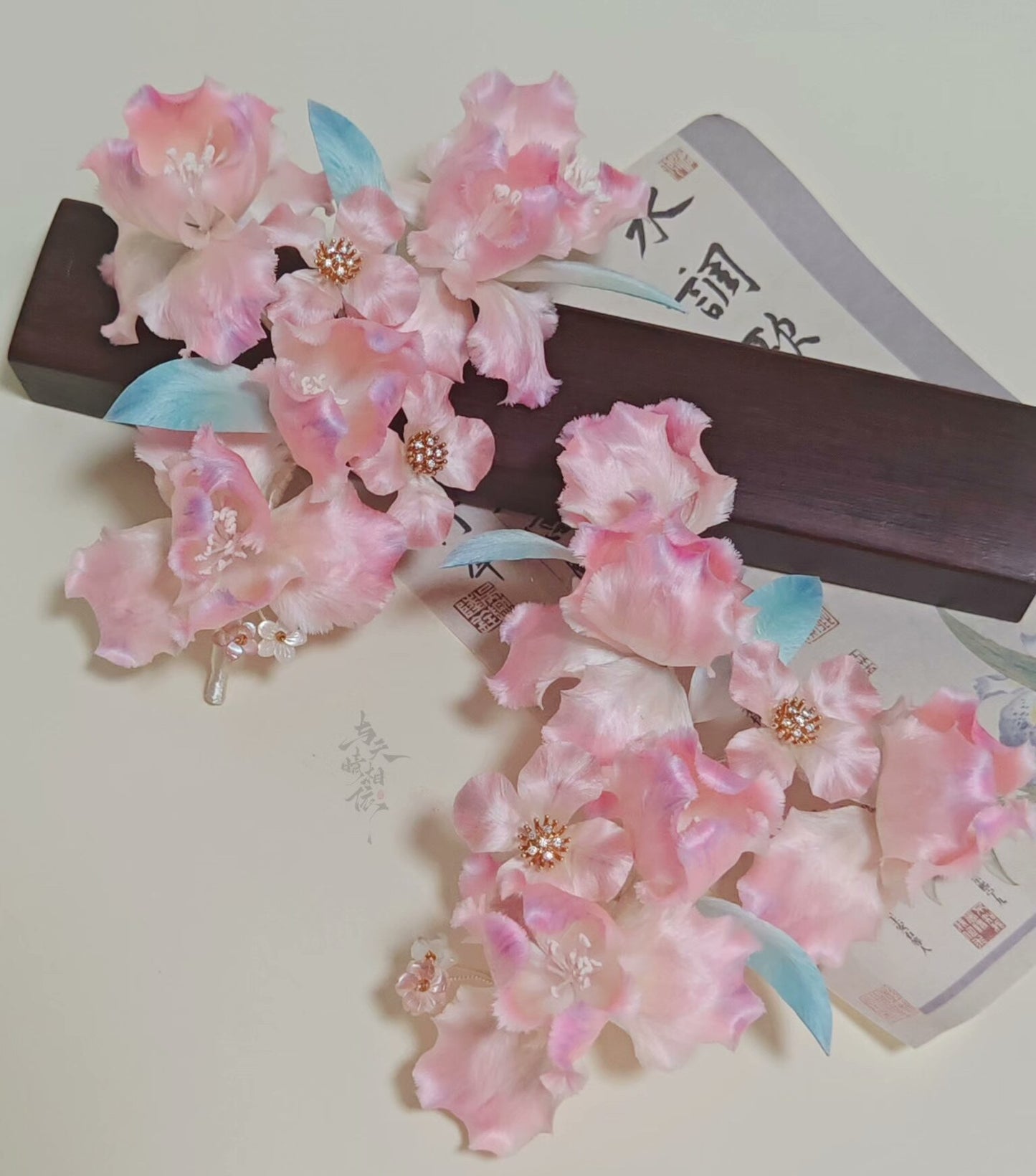 Handmade Ronghua Pink Iris Hairpin | Mulberry Silk Velvet Iris Flower Headwear