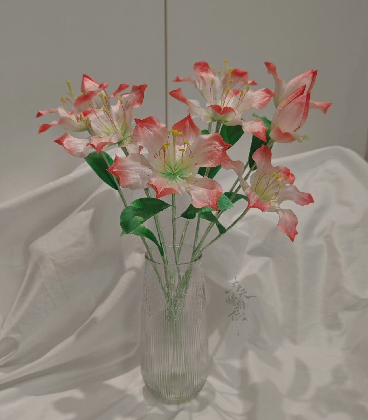 Handmade Ronghua Large Lily Bouquet Stem | Mulberry Silk Velvet Lily Handheld Flower for Wedding & Photography