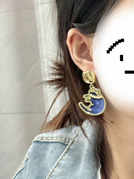 Handmade Ronghua Cat Moon Earrings | Mulberry Silk Velvet Lucky Cat Drop Earrings