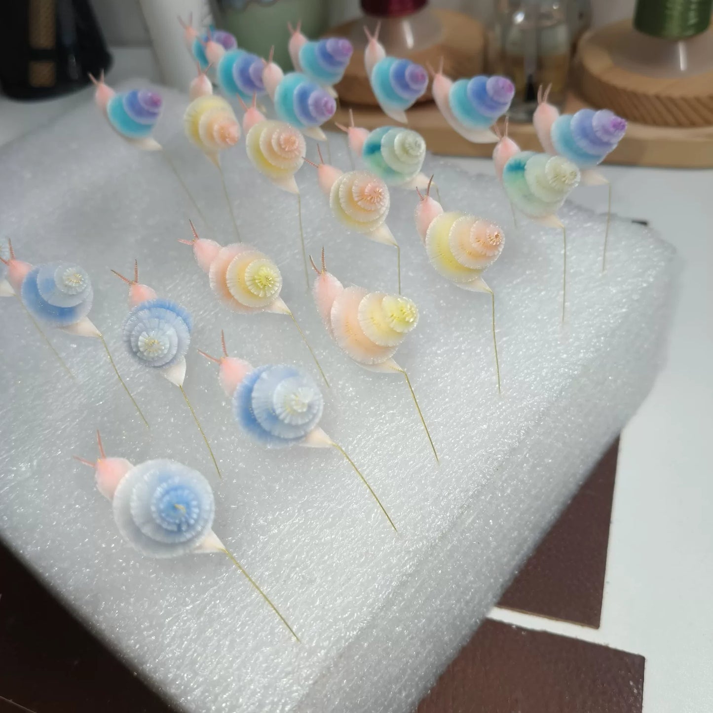 Handmade Small Ronghua Snail Ornament - Natural Mulberry Silk, 7 Colors