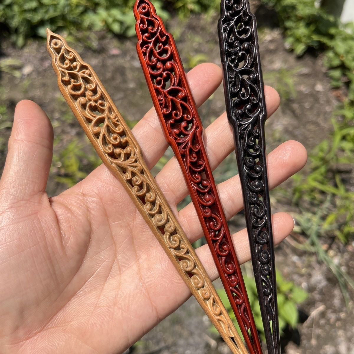 Natural openwork hair stick set in rosewood, green sandalwood, and African blackwood with intricate pierced floral pattern, 20cm smooth uncoated wooden hair pins