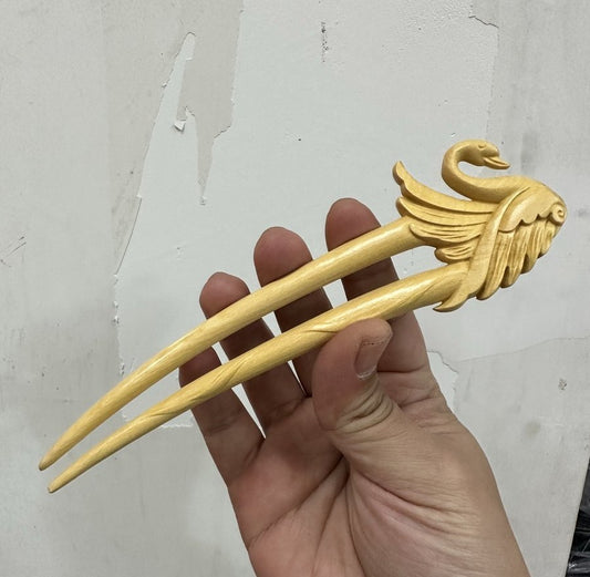 Natural U shape hair stick set in boxwood and African blackwood with swan design, 16.5cm smooth uncoated wooden hair pins