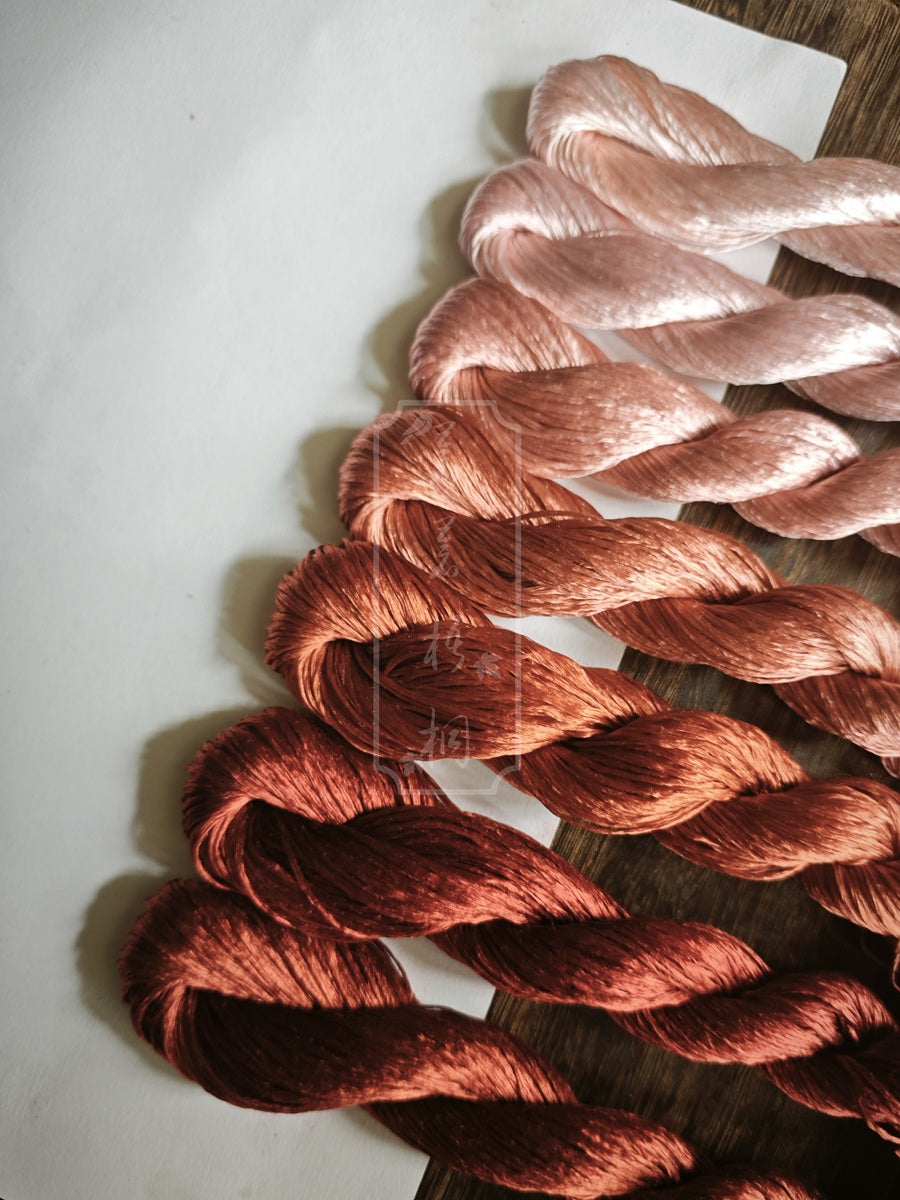 10g Suzhou Embroidery Thick Filament Slightly Twisted Mulberry Silk Thread(Red 綪茷小红)