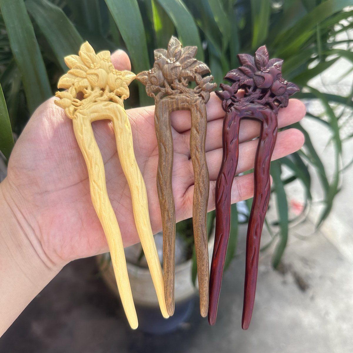 Natural U shape hair stick set in rosewood, green sandalwood, and boxwood with pomegranate design, 17cm smooth uncoated wooden hair pins