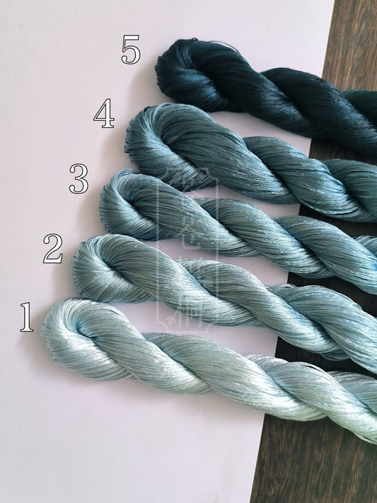 10g Suzhou Embroidery Thick Filament Slightly Twisted Mulberry Silk Thread(菘蓝青鸾 10g*5)