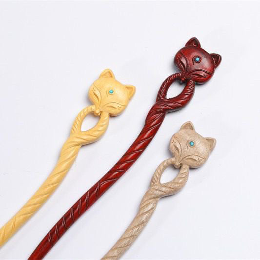 Natural fox hair stick set in rosewood, green sandalwood, African blackwood, golden phoebe, and boxwood with cat head design and twisted stem, 20cm smooth uncoated wooden hair pins