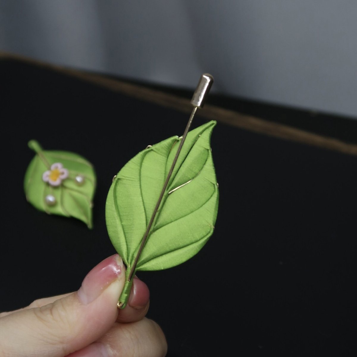 Jewels on Leaves Chanhua Brooch Materials Flowers DIY Kit - Include Detailed Video Tutorial