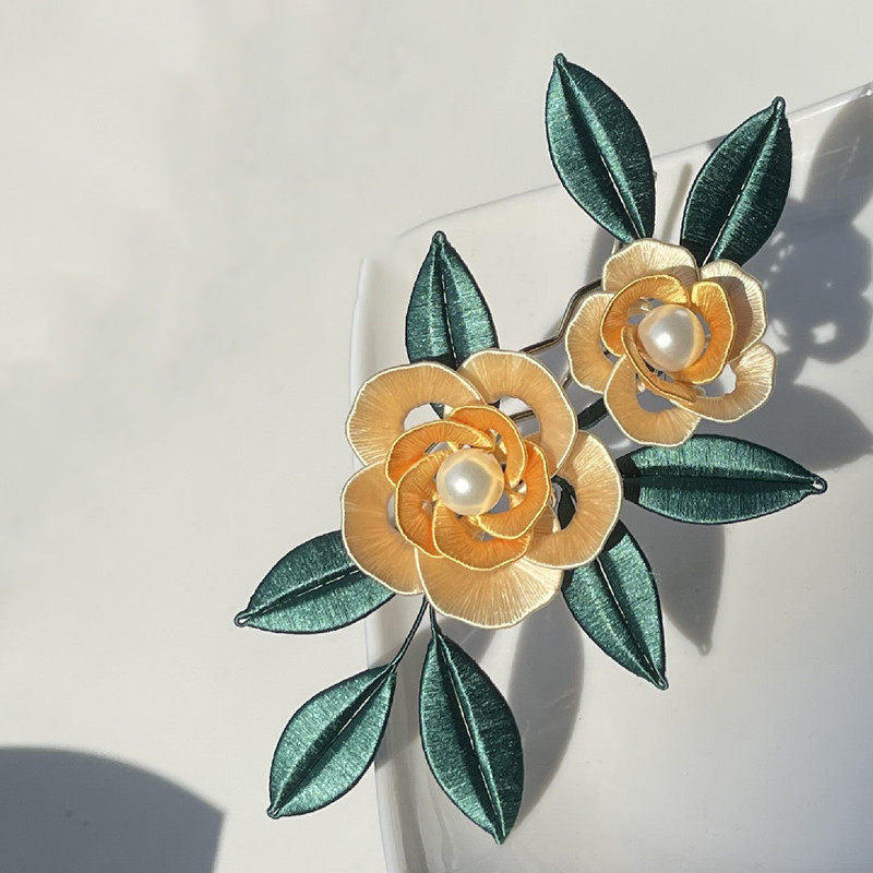 Xiaoqiao Hairpin Chanhua DIY flower kit with yellow layered flowers and green leaves