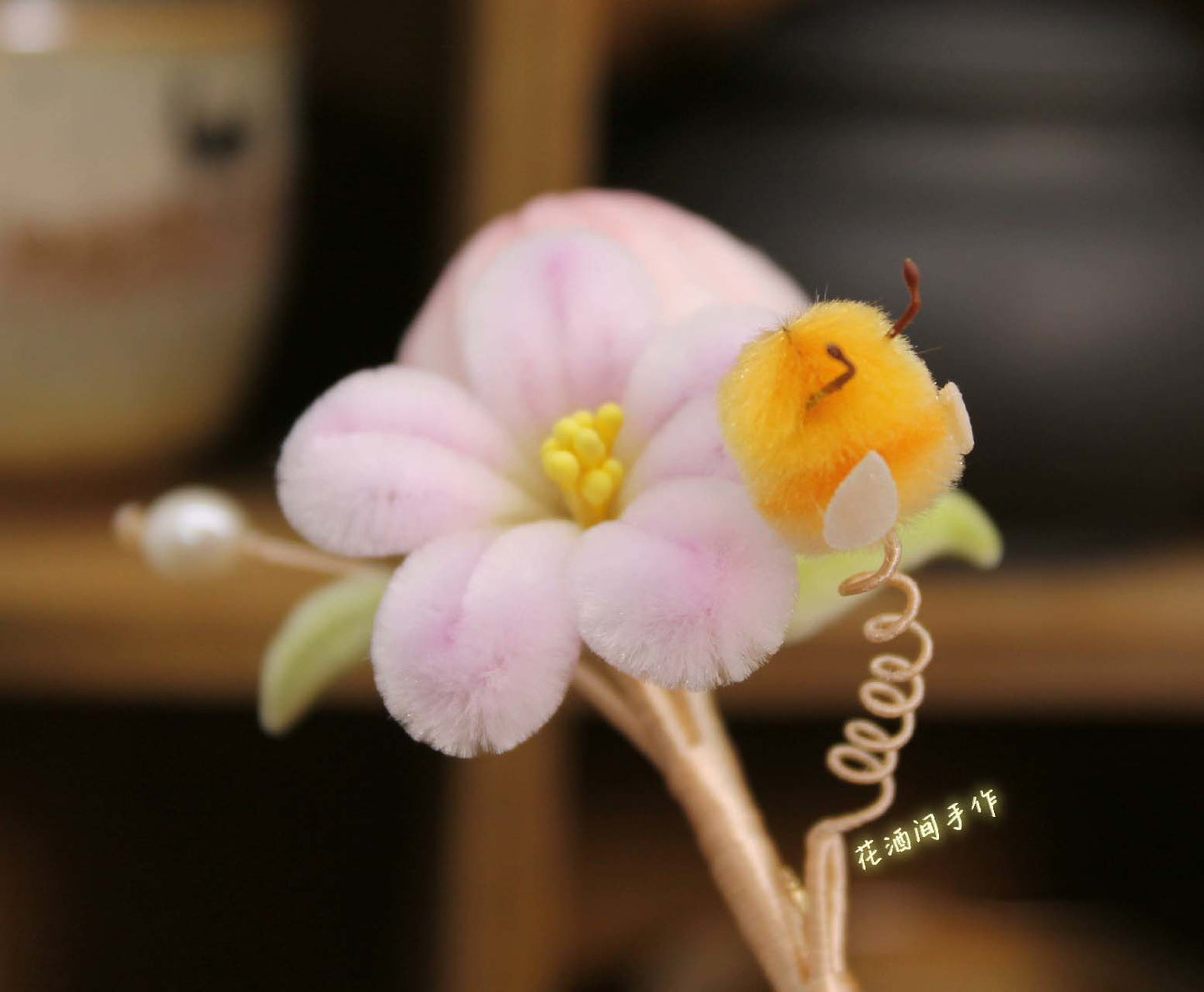 Bee And The Peach Bespoke Hairpin - silk Hairdress(Ronghua)