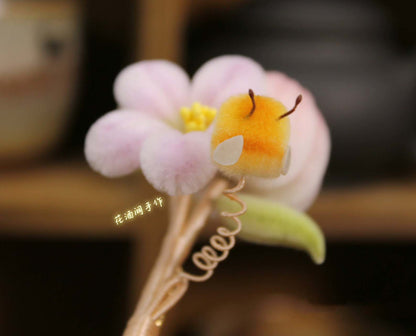 Bee And The Peach Bespoke Hairpin - silk Hairdress(Ronghua)