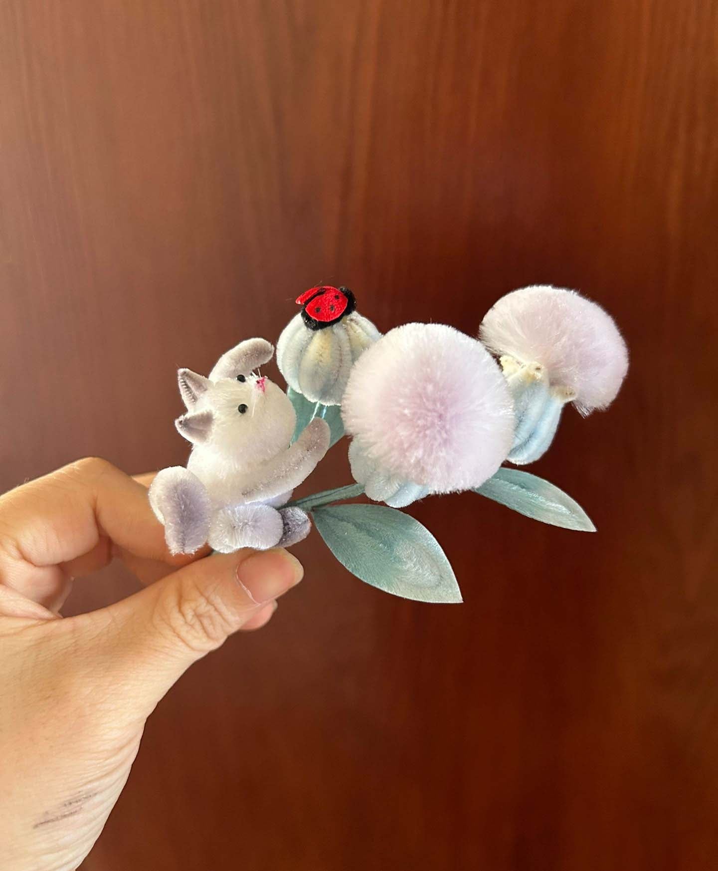 Squirrel Bespoke Brooch-Silk Brooch(Ronghua)