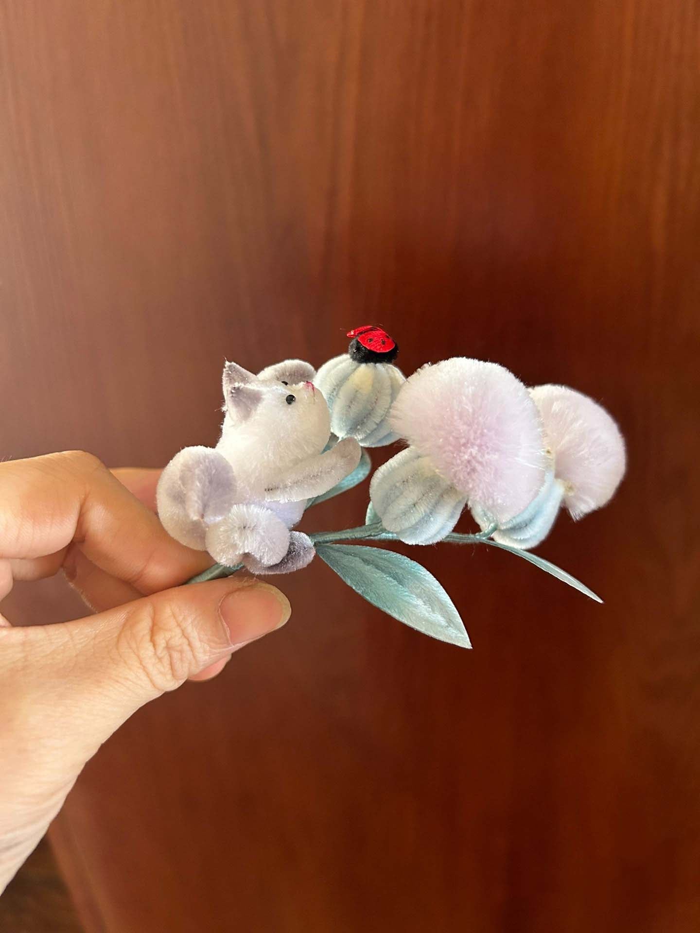 Squirrel Bespoke Brooch-Silk Brooch(Ronghua)