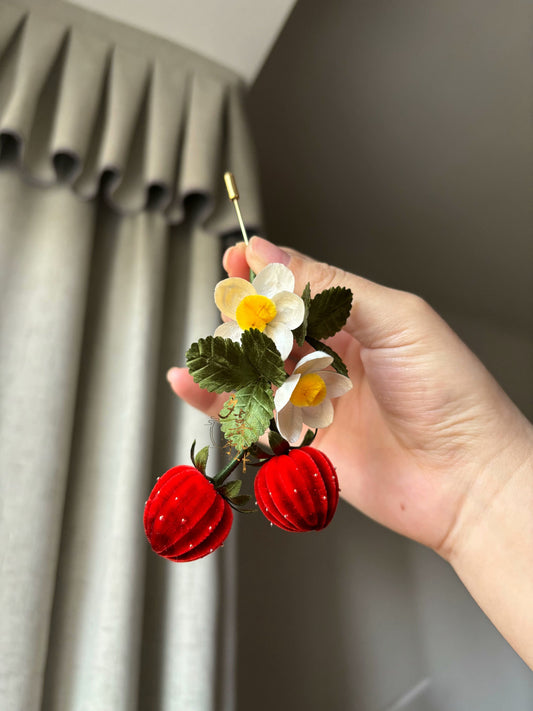 Strawberry Bespoke Brooch - Silk Brooch(Ronghua)