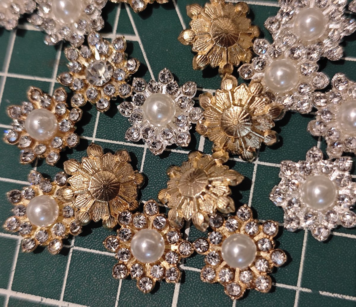 MF002  16mm Metal Snowflake Flower Center Embellishment - Rhinestone & Pearl Charm for DIY Jewelry, Ronghua & Craft Accessories