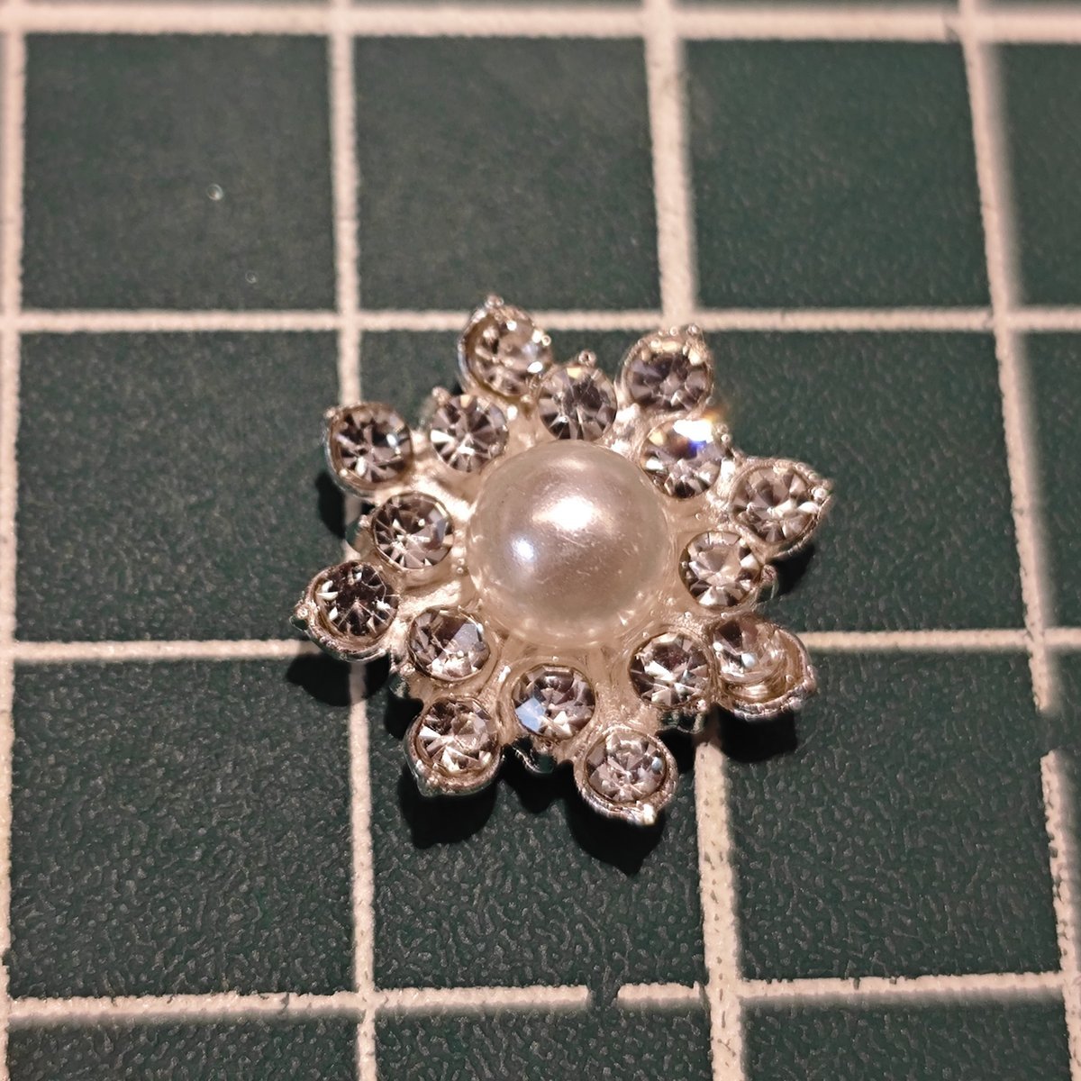 Close-up of Silver-Tone Snowflake Flower Center with Pearl and Clear Rhinestones (16mm)