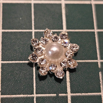 Close-up of Silver-Tone Snowflake Flower Center with Pearl and Clear Rhinestones (16mm)