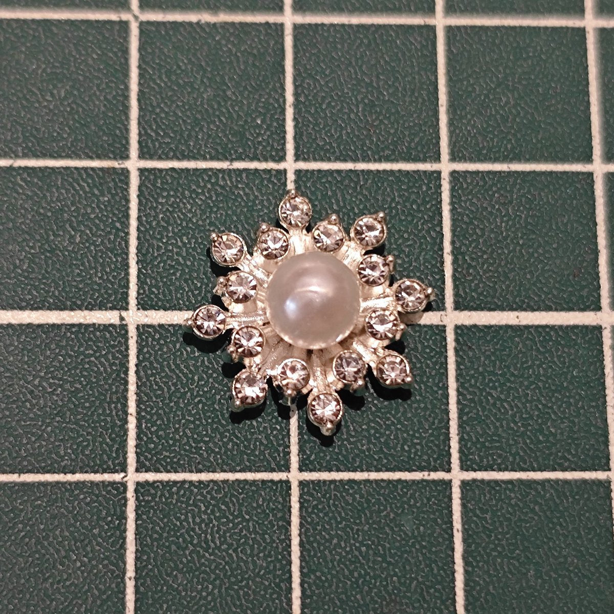 Close-up of Silver-Tone Flatback Snowflake Flower Center with Pearl and Clear Rhinestones (16mm)