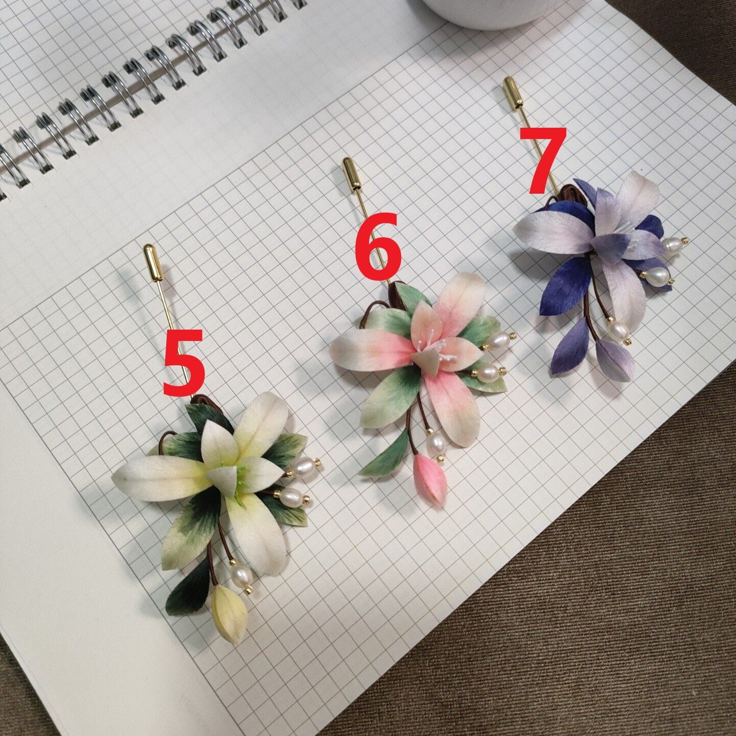 Handmade Ronghua Orchid Brooch - Ombre Petals with Pearl