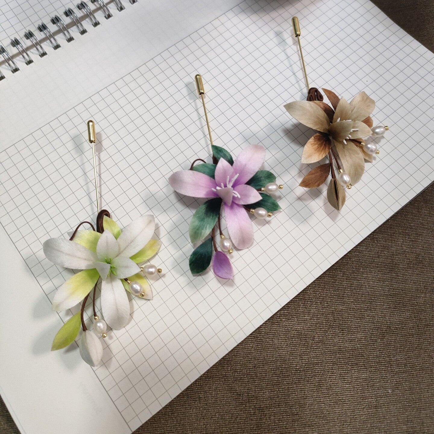 Handmade Ronghua Orchid Brooch - Ombre Petals with Pearl