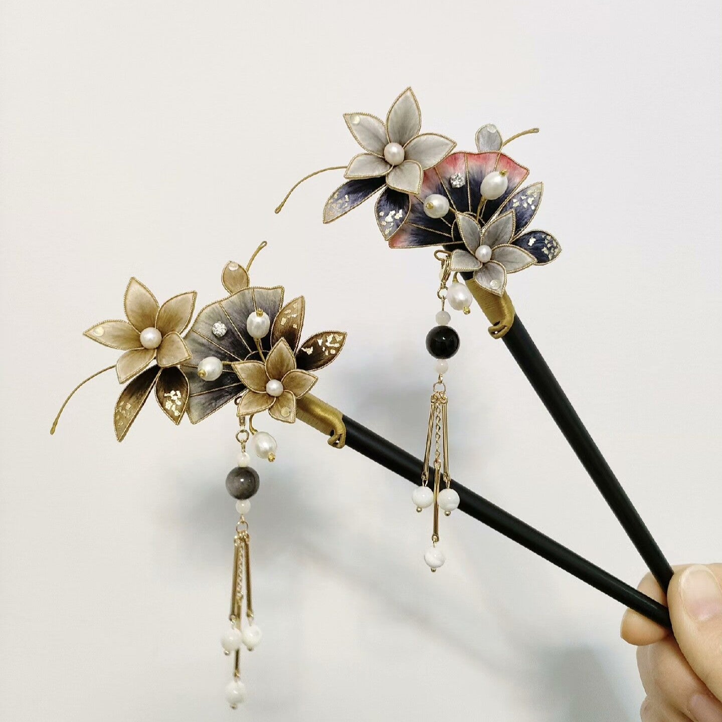 Handmade Ronghua Ink Wash Flower Hairpin - Gold & Grey with Pearl Tassel Drop