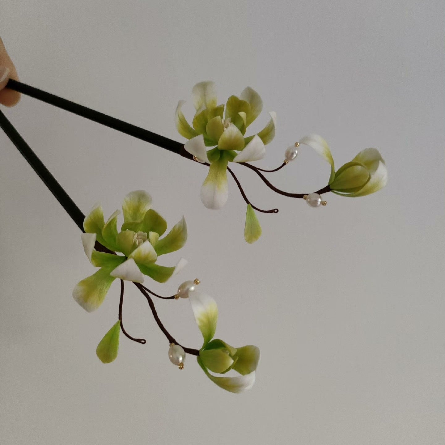 Handmade Ronghua Magnolia Hairpin - White & Green with Pearl - Wedding & Daily