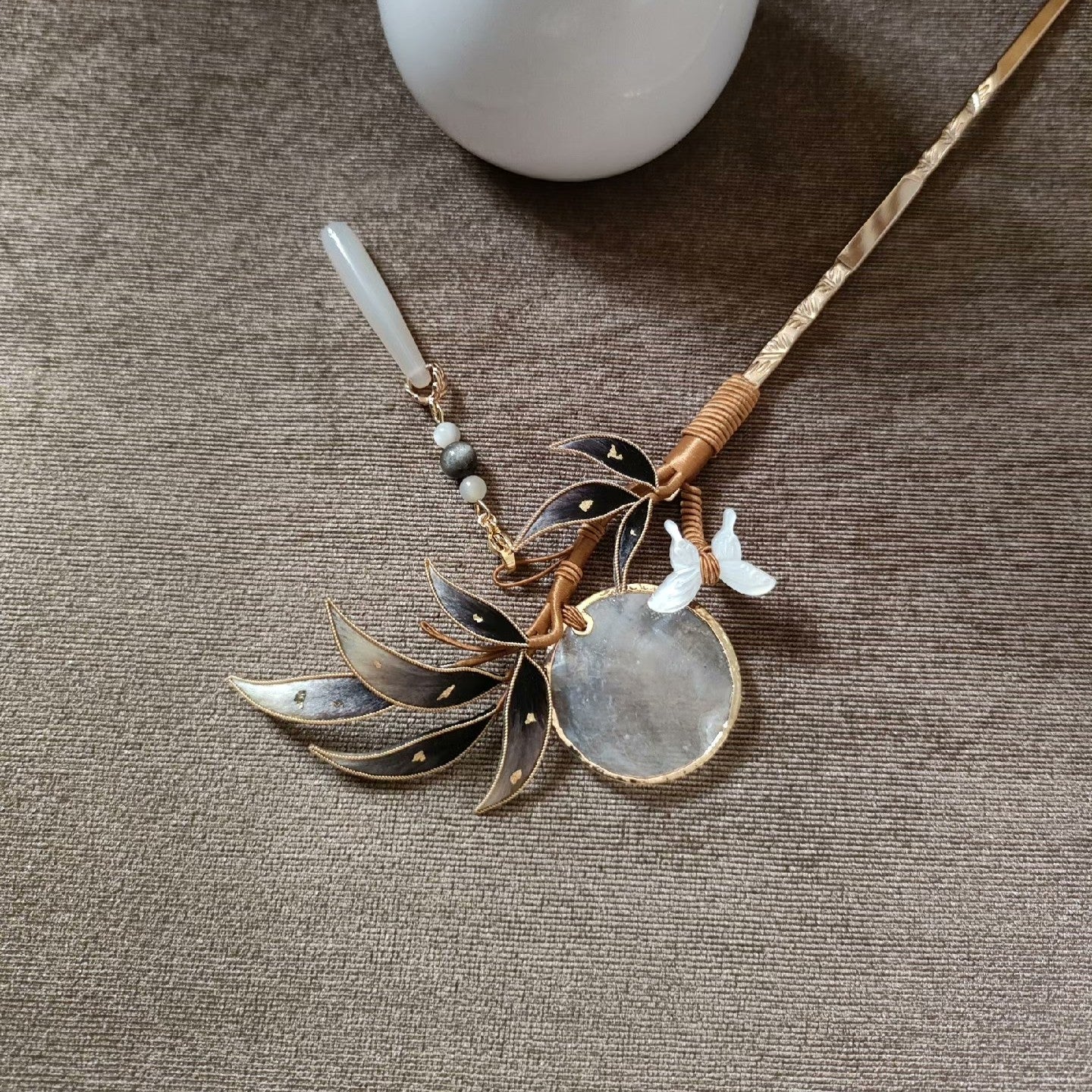 Handmade Ronghua Bamboo & Moon Hairpin - Dark Leaves with Jade Drop