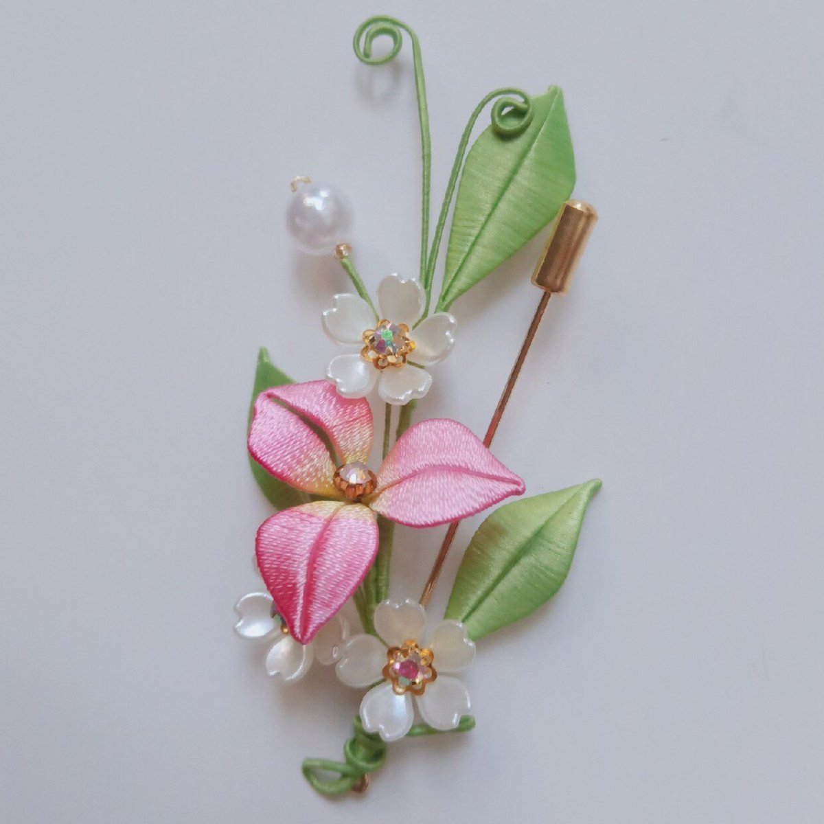 Handmade Thread-Wrapped Pink Blossom Brooch - Artisanal Chanhua Floral Pin