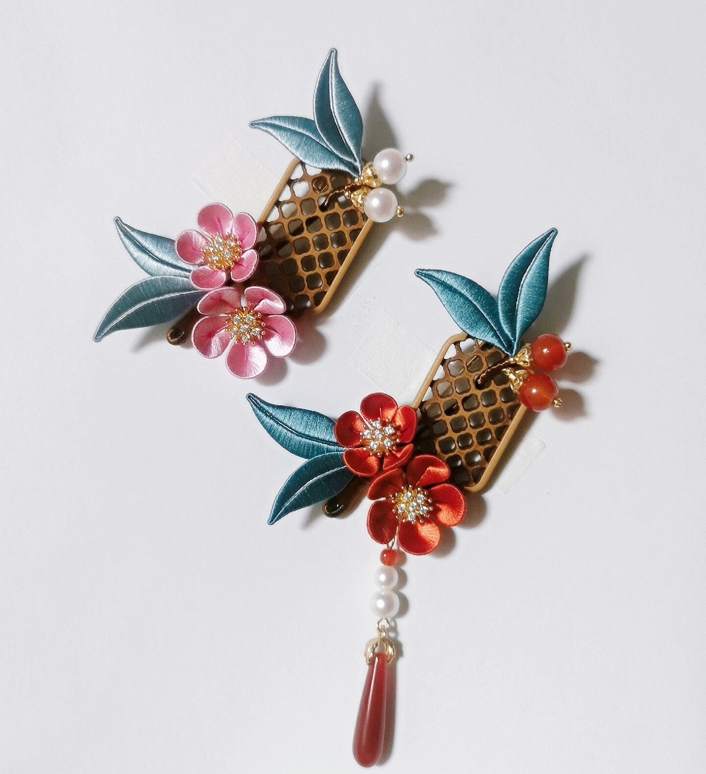 Fanghua Handmade Chanhua Flower Hair Clip - Teal Leaves with Pearl & Stone Drop