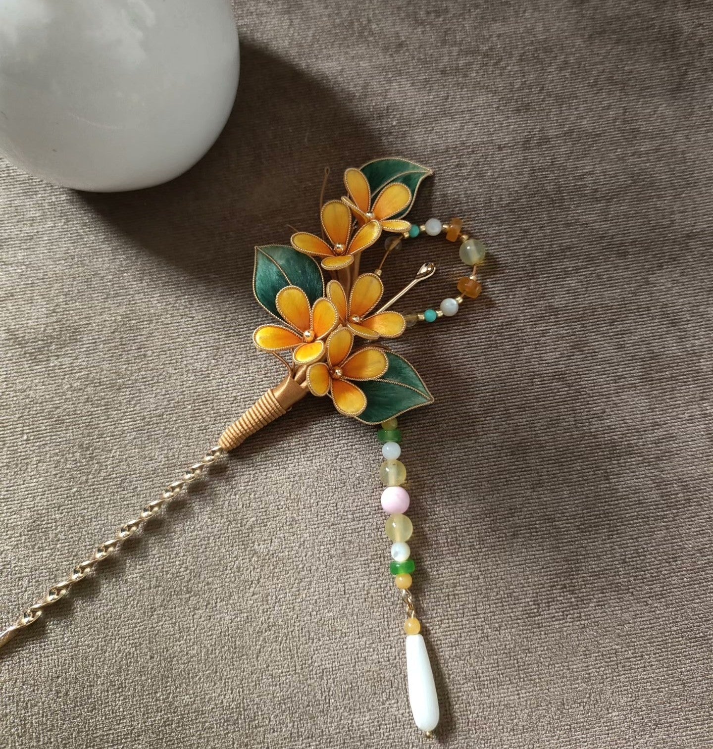 Handmade Ronghua Osmanthus Hairpin - Gold Edge with Beaded Chain Drop