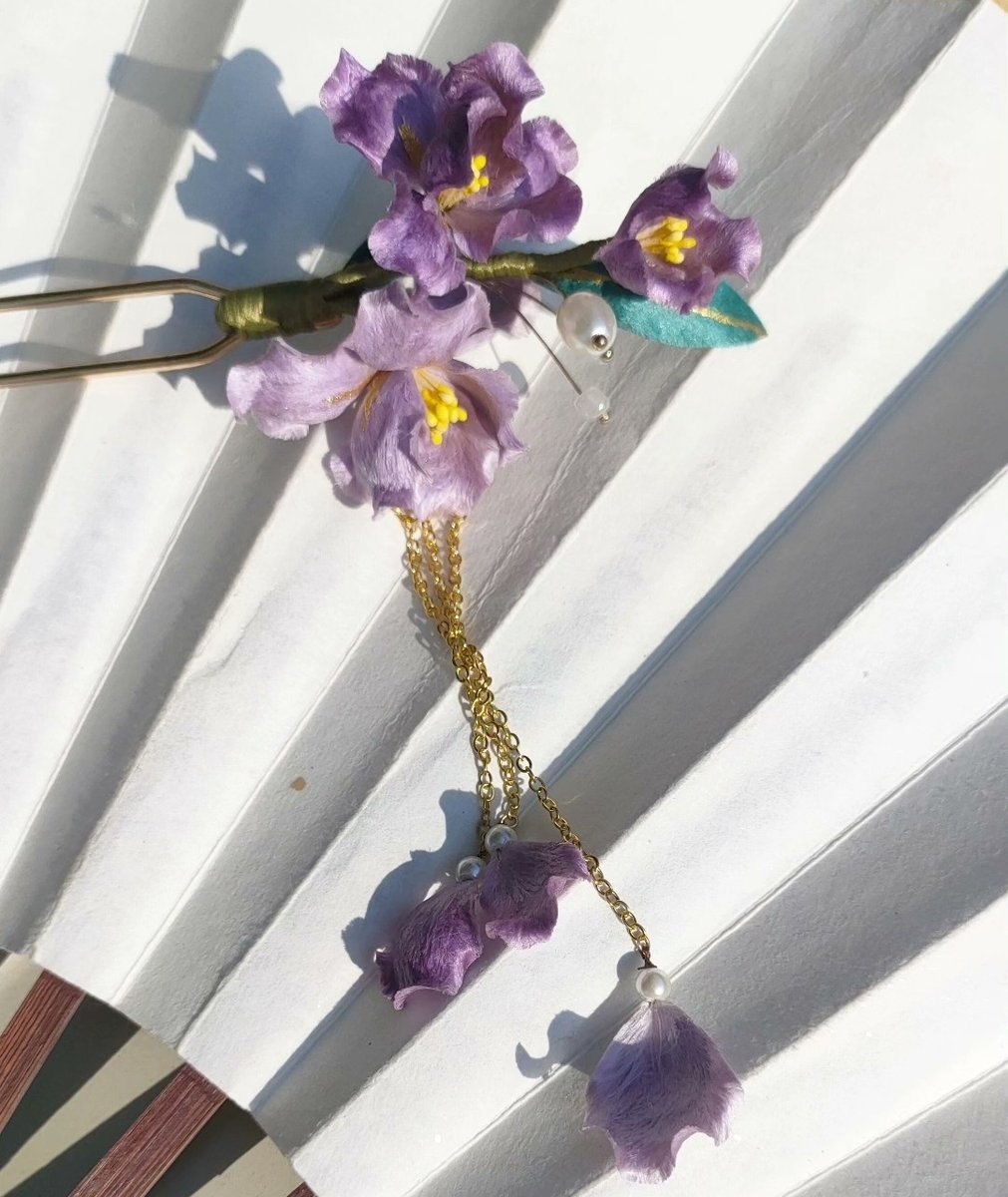 Handmade Iris Ronghua Hairpin - Artisanal Silk Floral Hair Accessory