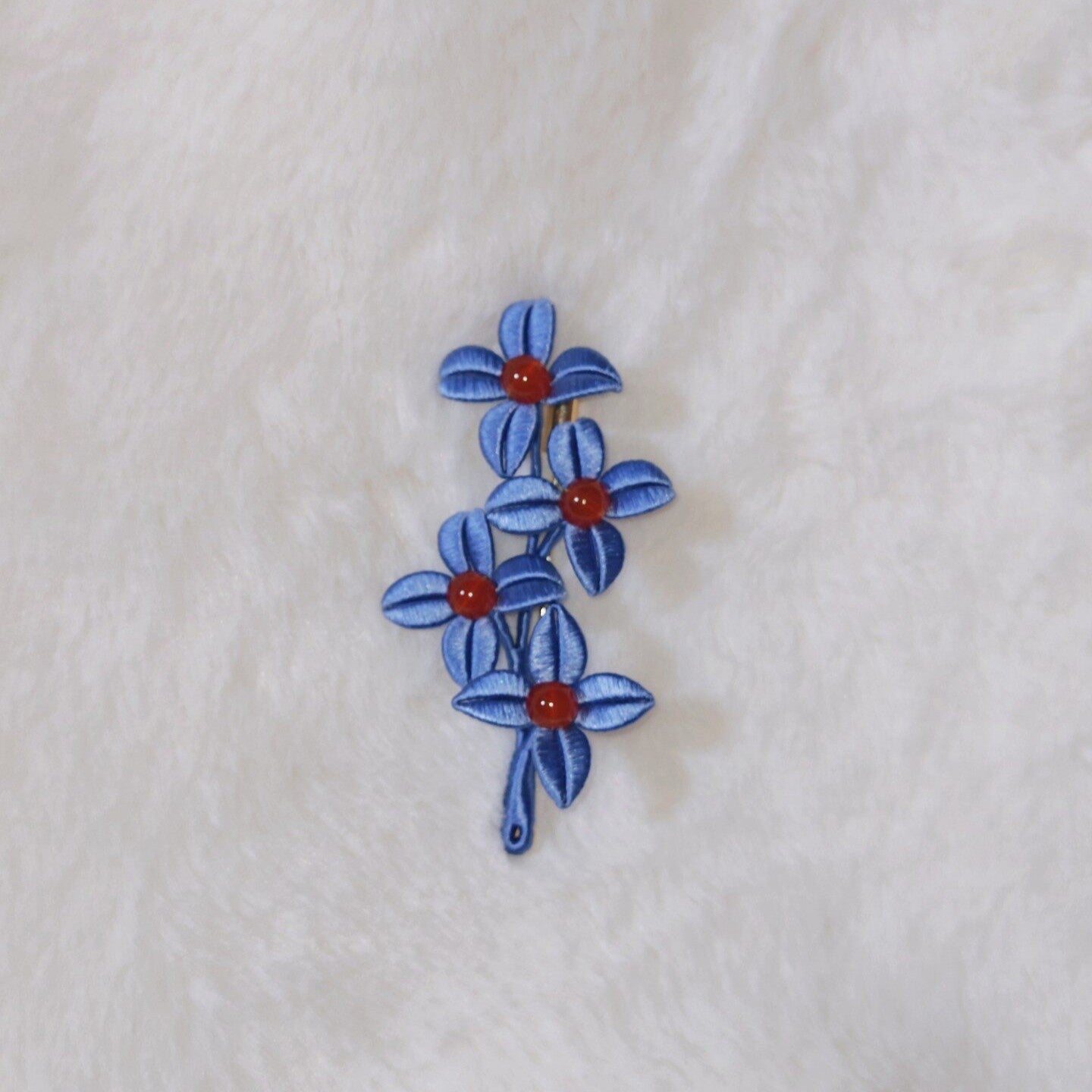 Weiyang Handmade Chanhua Blue Flower Brooch - Red Bead Center