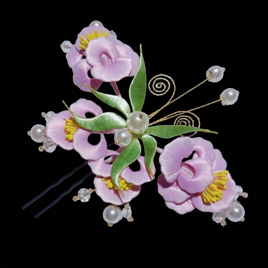 Handcrafted Chanhua butterfly hairpin featuring thread-wrapped white and blue wings with gold-tone accents.